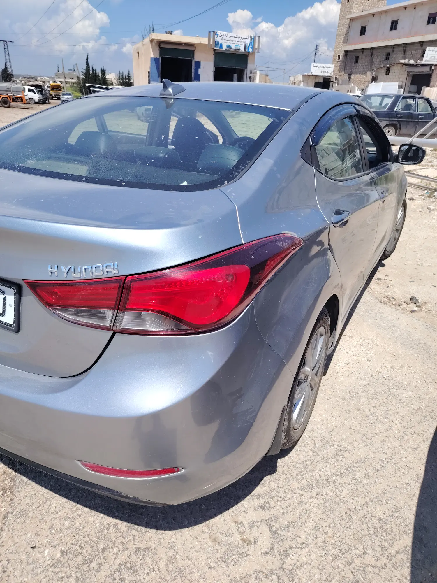 هيونداي إلنترا 2016 بحالة ممتازة - صورة 4