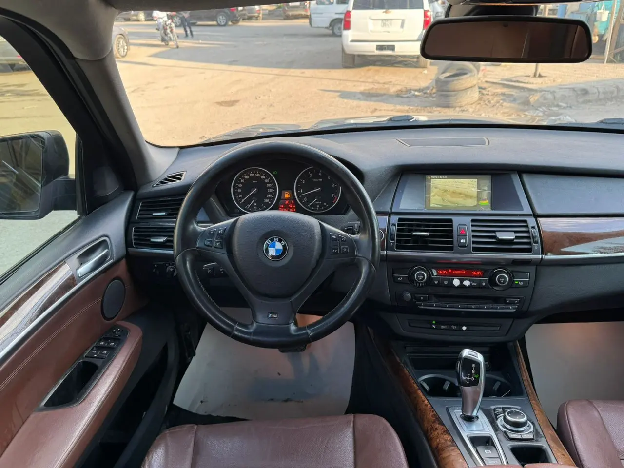 بي إم دبليو X5 موديل 2013 بحالة ممتازة - صورة 7