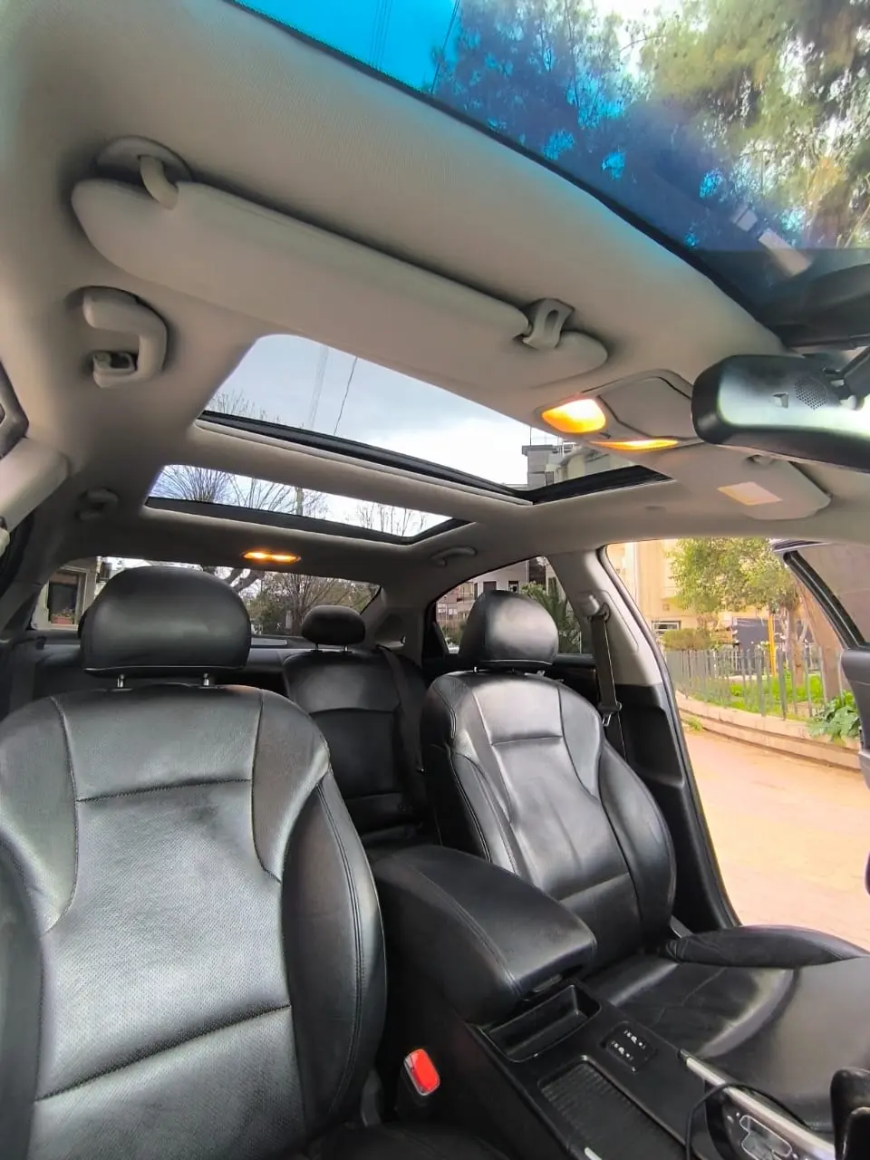 هيونداي سوناتا 2011 بحالة ممتازة وبانوراما - صورة 4