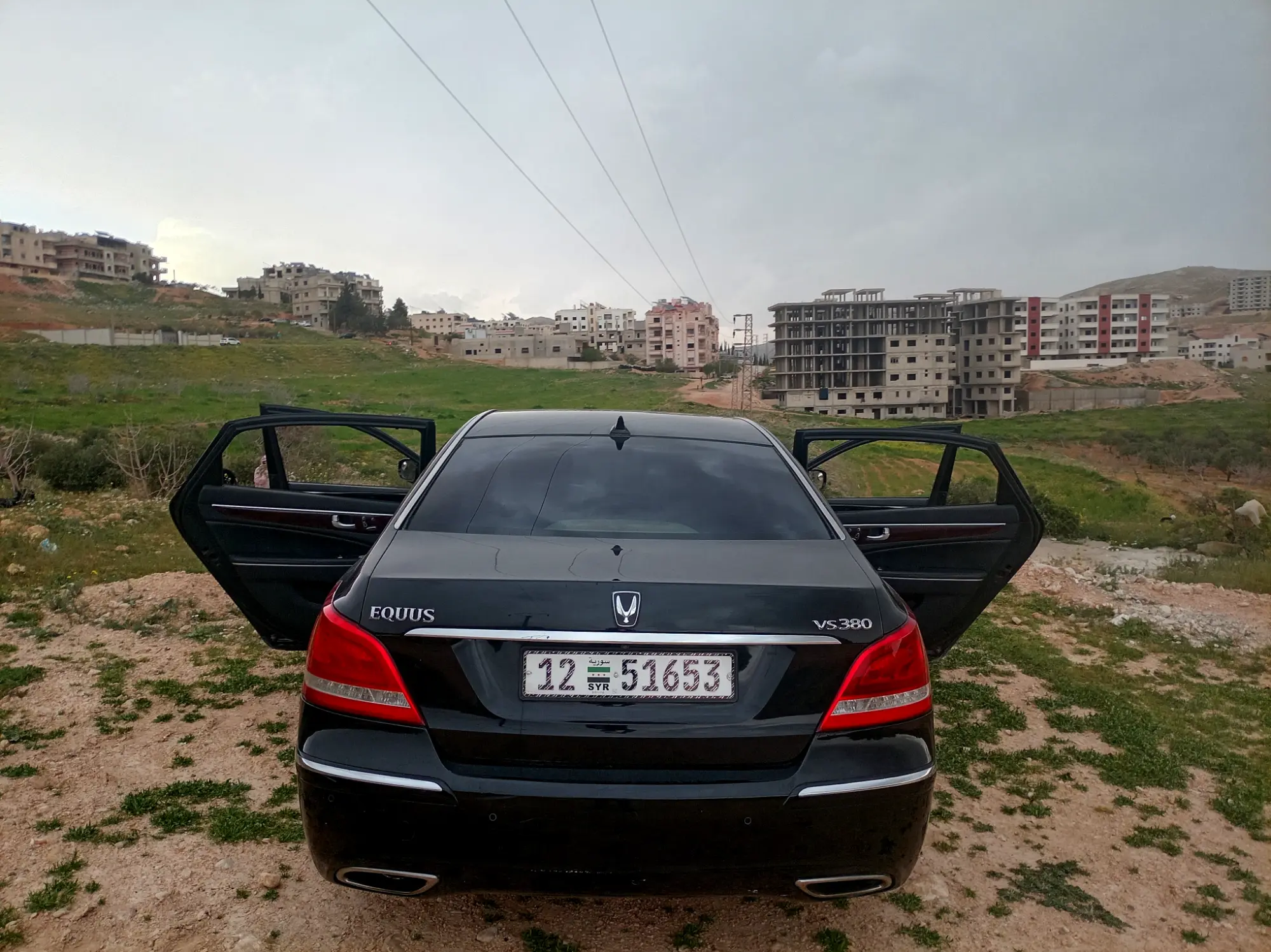 هيونداي جينيسيس 2012 بحالة ممتازة وفخامة عالية - صورة 6