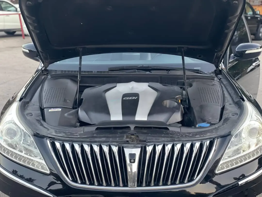 هيونداي جينيسيس 2012 بحالة ممتازة وفخامة عالية - صورة 7