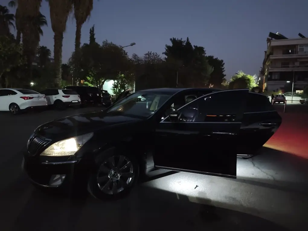 هيونداي جينيسيس 2012 بحالة ممتازة وفخامة عالية - صورة 10