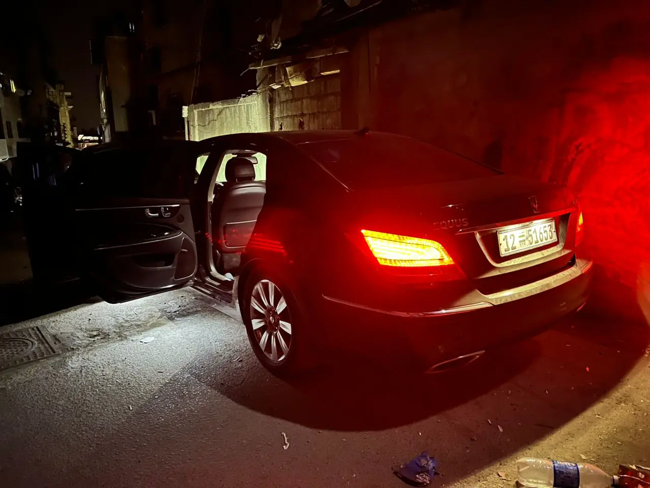 هيونداي جينيسيس 2012 بحالة ممتازة وفخامة عالية - صورة 14