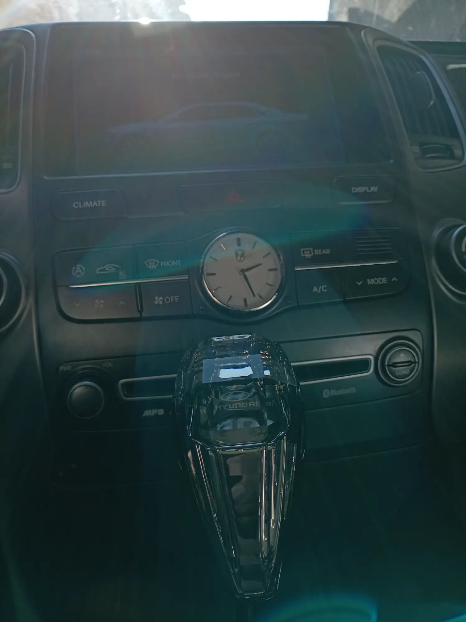 هيونداي جينيسيس 2012 بحالة ممتازة وفخامة عالية - صورة 15