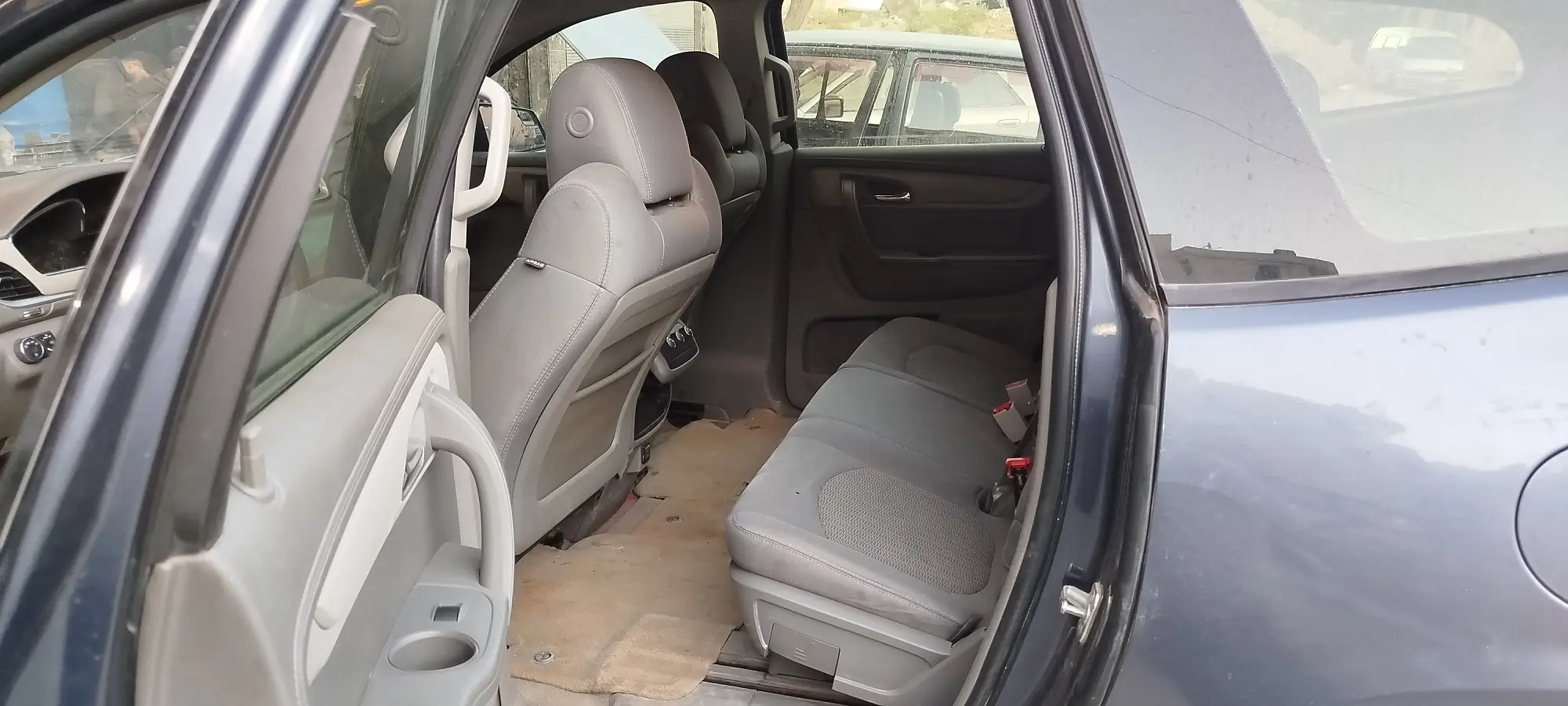 شيفروليه ترافيرس 2014 بحالة جيدة للبيع - صورة 5