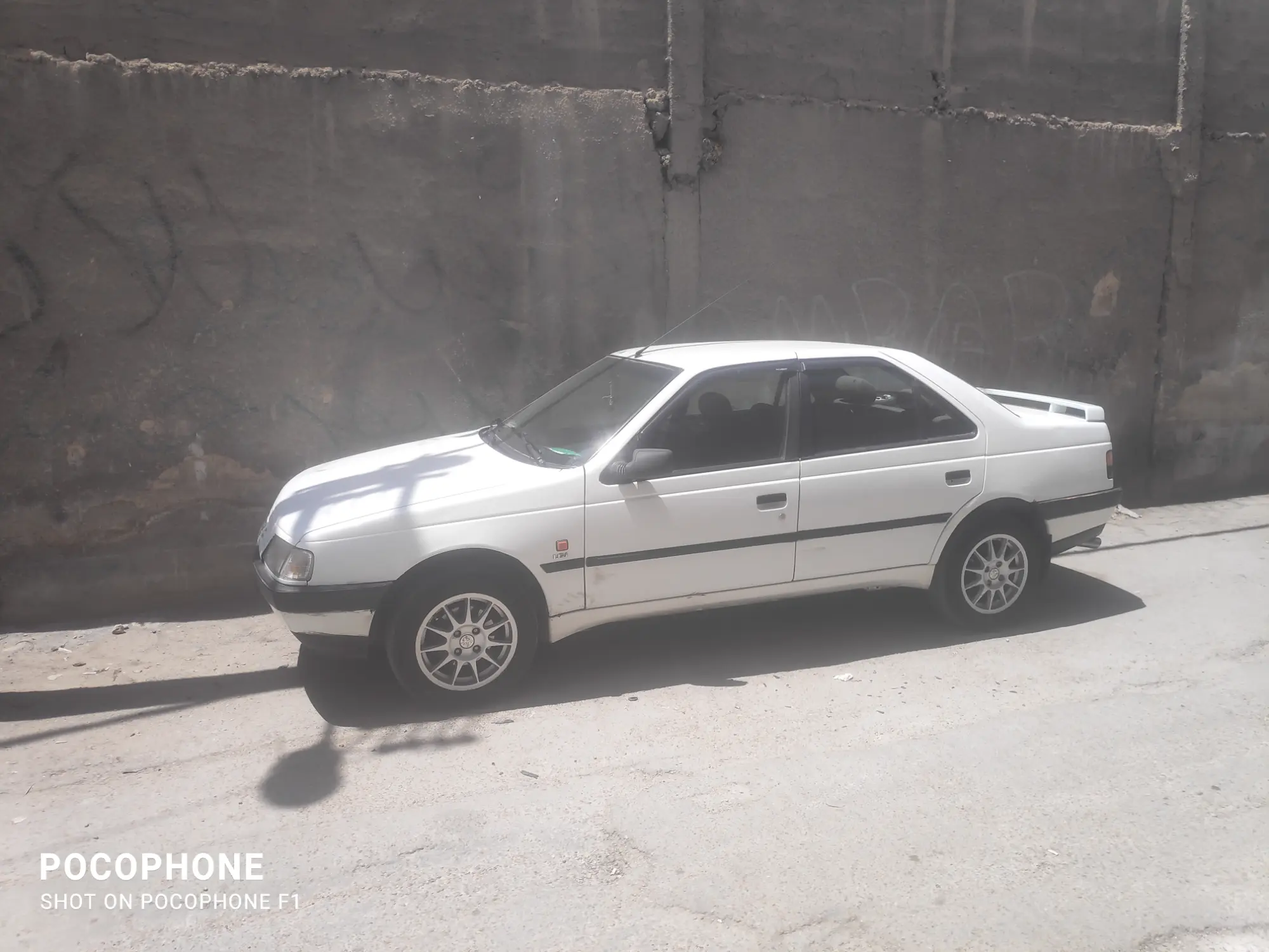 بيجو 405 موديل 2005 بحالة جيدة - صورة 4