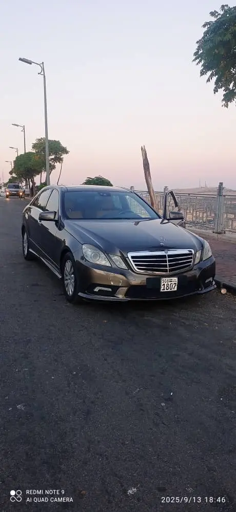 مرسيدس بنز E-Class موديل 2012 بحالة ممتازة