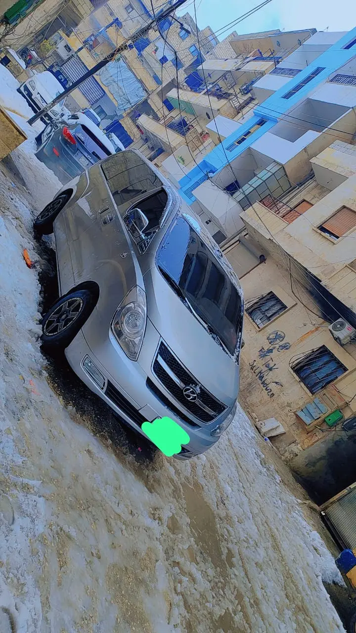 هيونداي H-1 موديل 2009 فان بحالة ممتازة - صورة 3