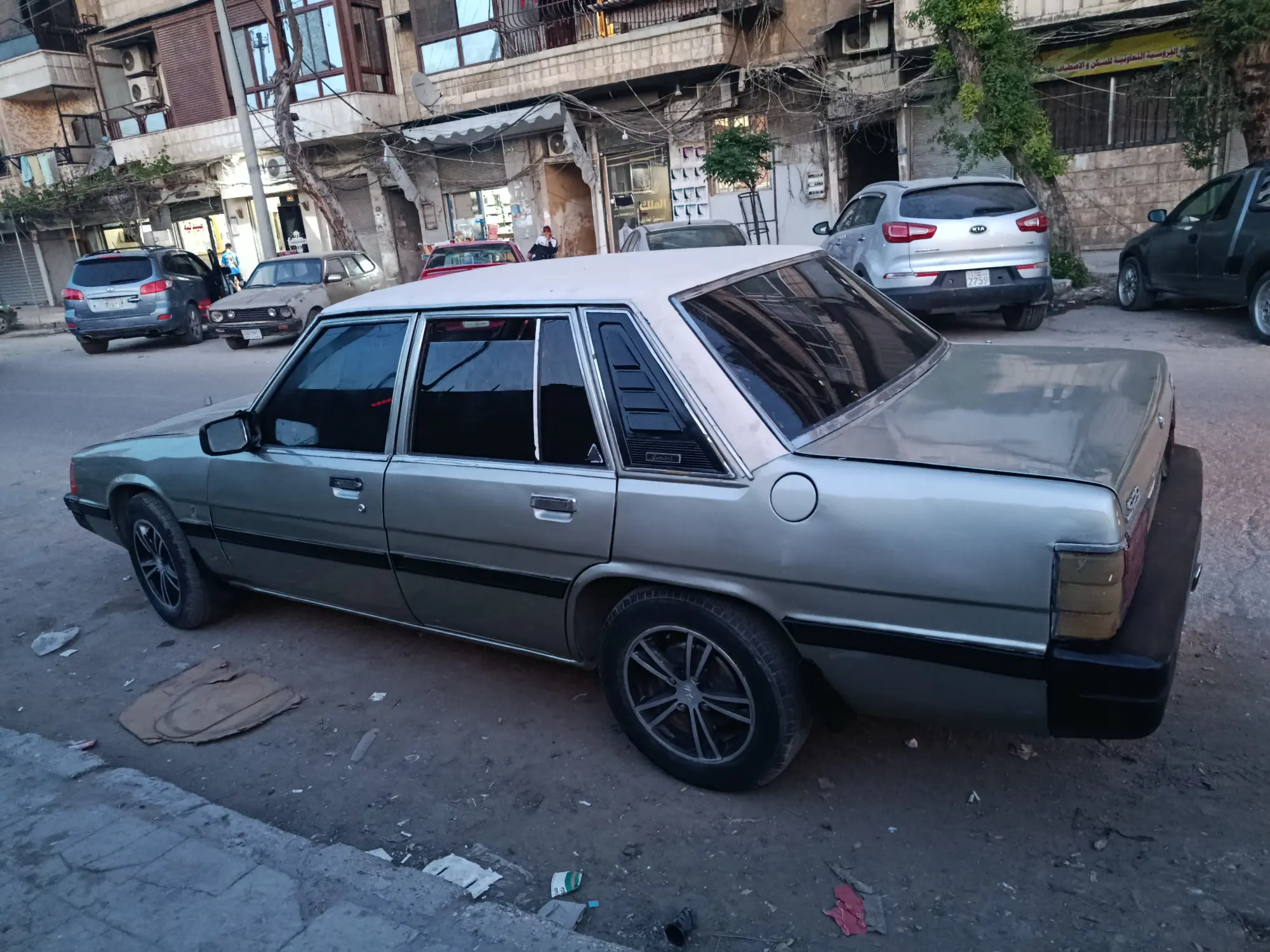 فولفو 244 كلاسيكية موديل 1983 بحالة مميزة - صورة 3