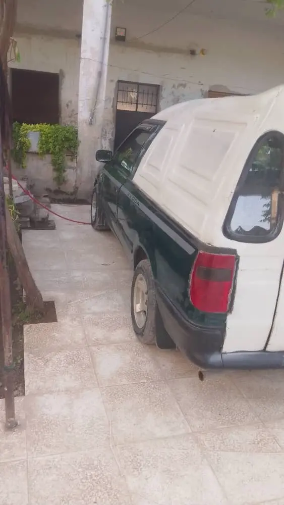سكودا بيك أب 2000 بحالة عملية للعمل - صورة 3