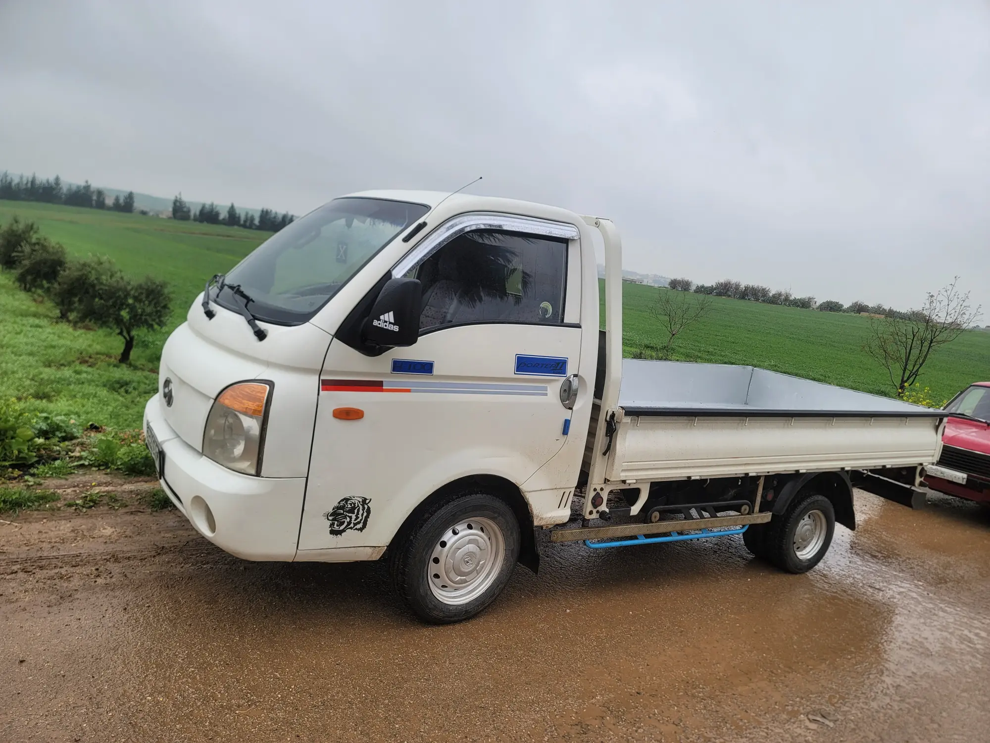 هيونداي H-100 موديل 2011 بحالة ممتازة للعمل