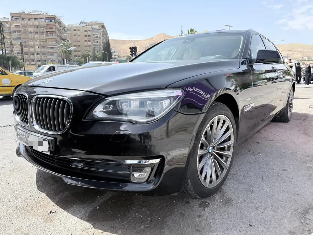 بي إم دبليو الفئة السابعة 2011 بحالة ممتازة