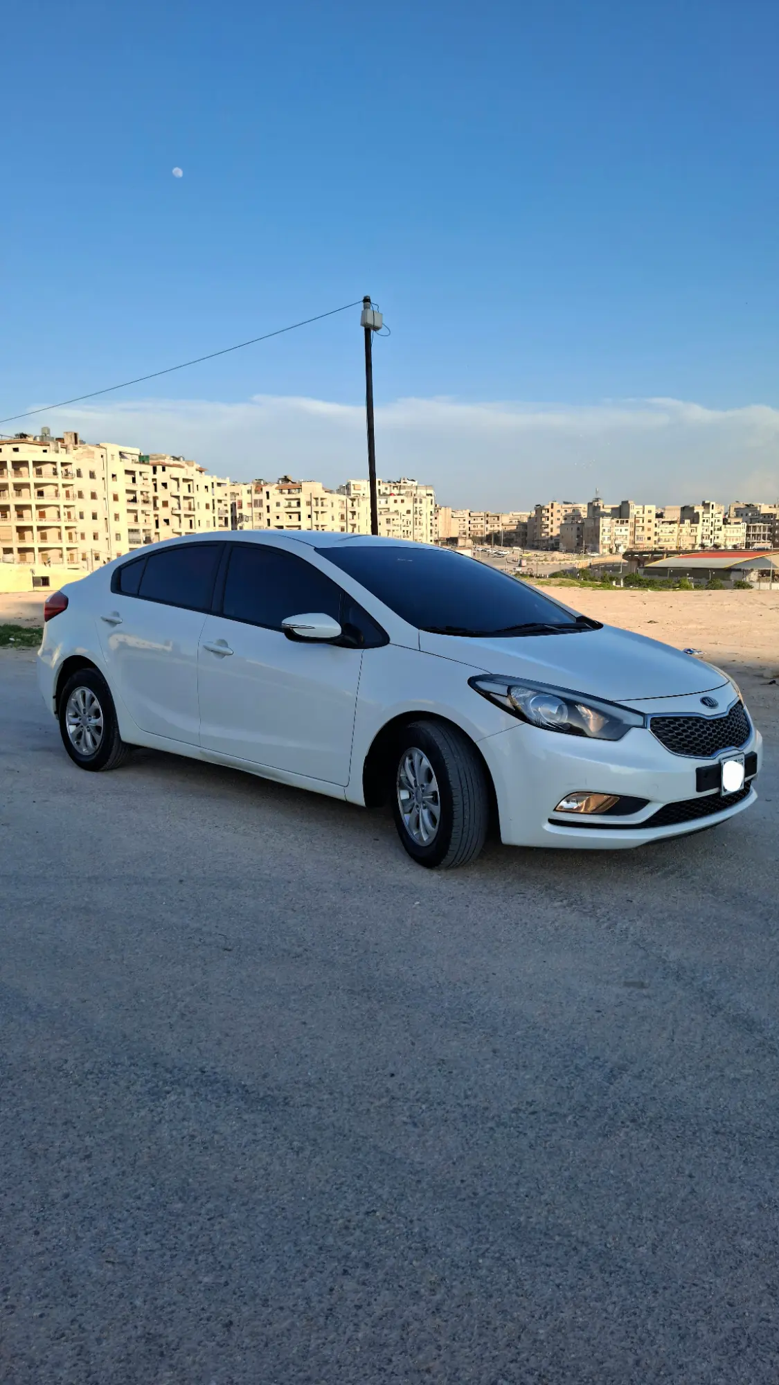 kia k3 2013 بحالة الوكالة زيرو - صورة 3