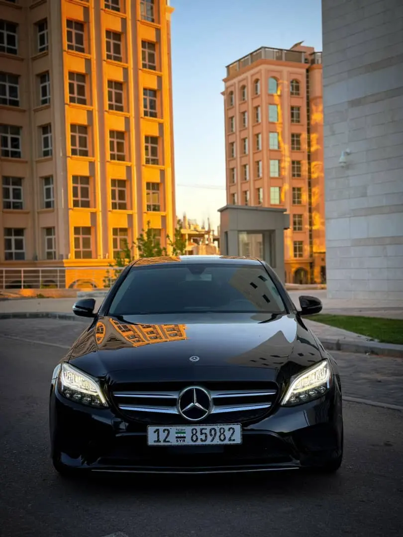 مرسيدس-بنز C-Class 2019 بحالة ممتازة - صورة 1