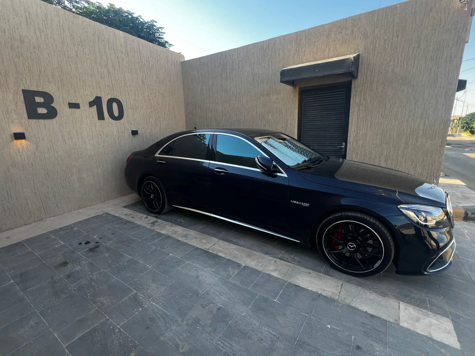 مرسيدس-بنز S-Class 2015 بحالة ممتازة وفخامة لا تضاهى - صورة 3