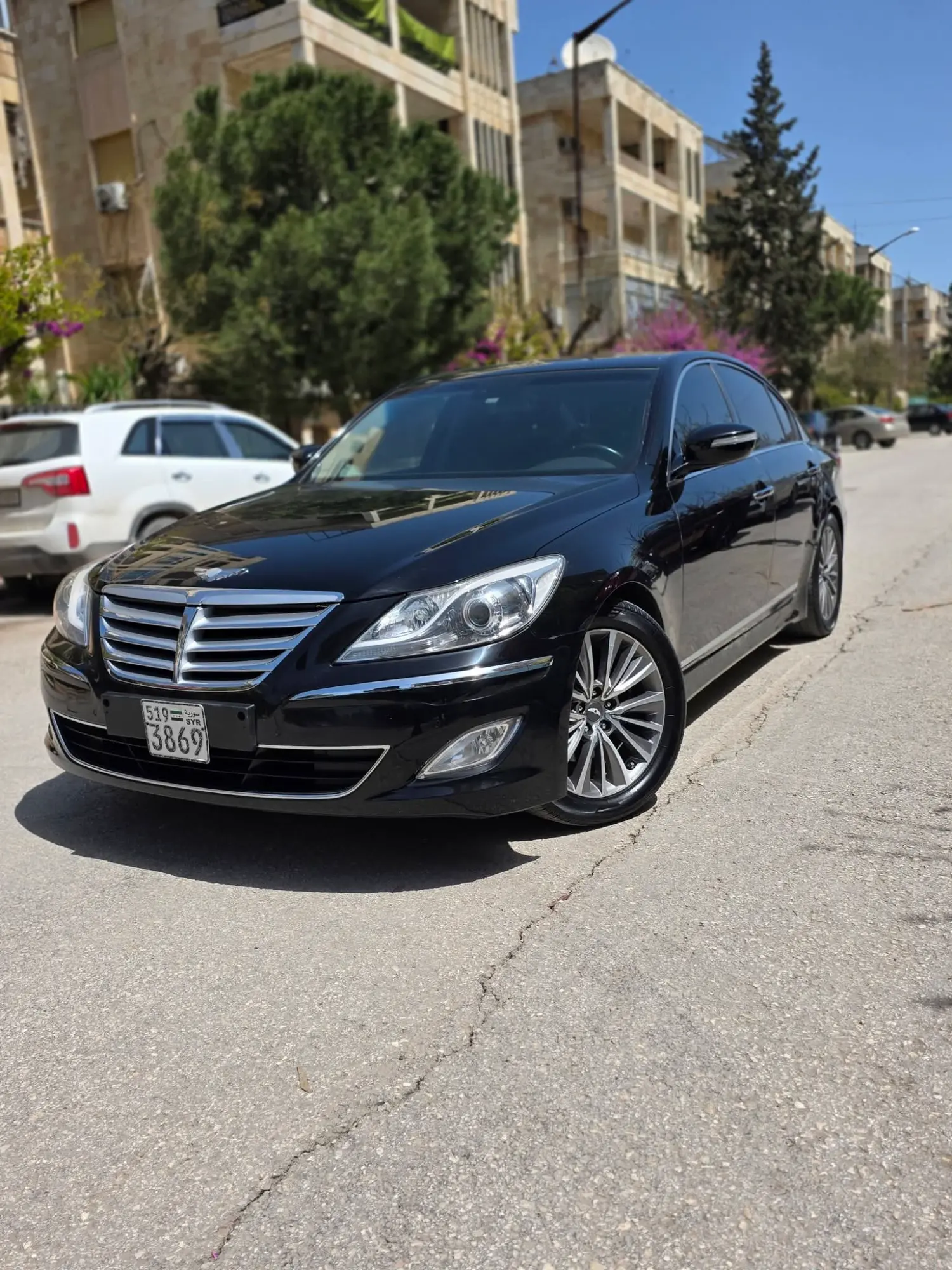 هيونداي جينيسيس 2013 بحالة ممتازة وفخامة لا تضاهى - صورة 1