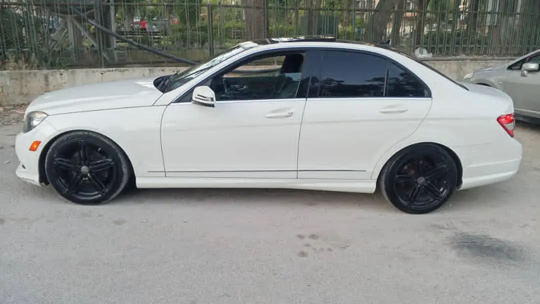 مرسيدس-بنز C-Class 2011 بحالة ممتازة