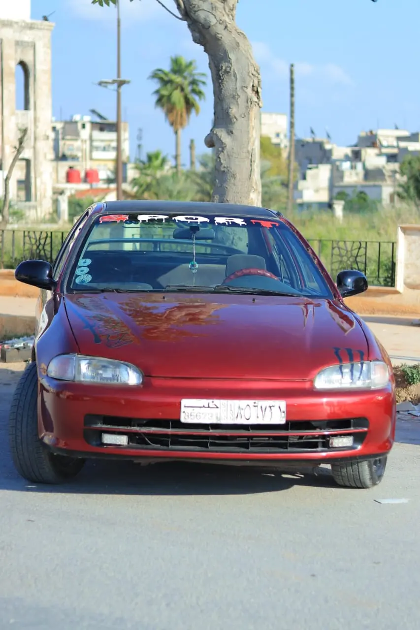 هوندا سيفيك 1994 بحالة مميزة ومظهر رياضي - صورة 2