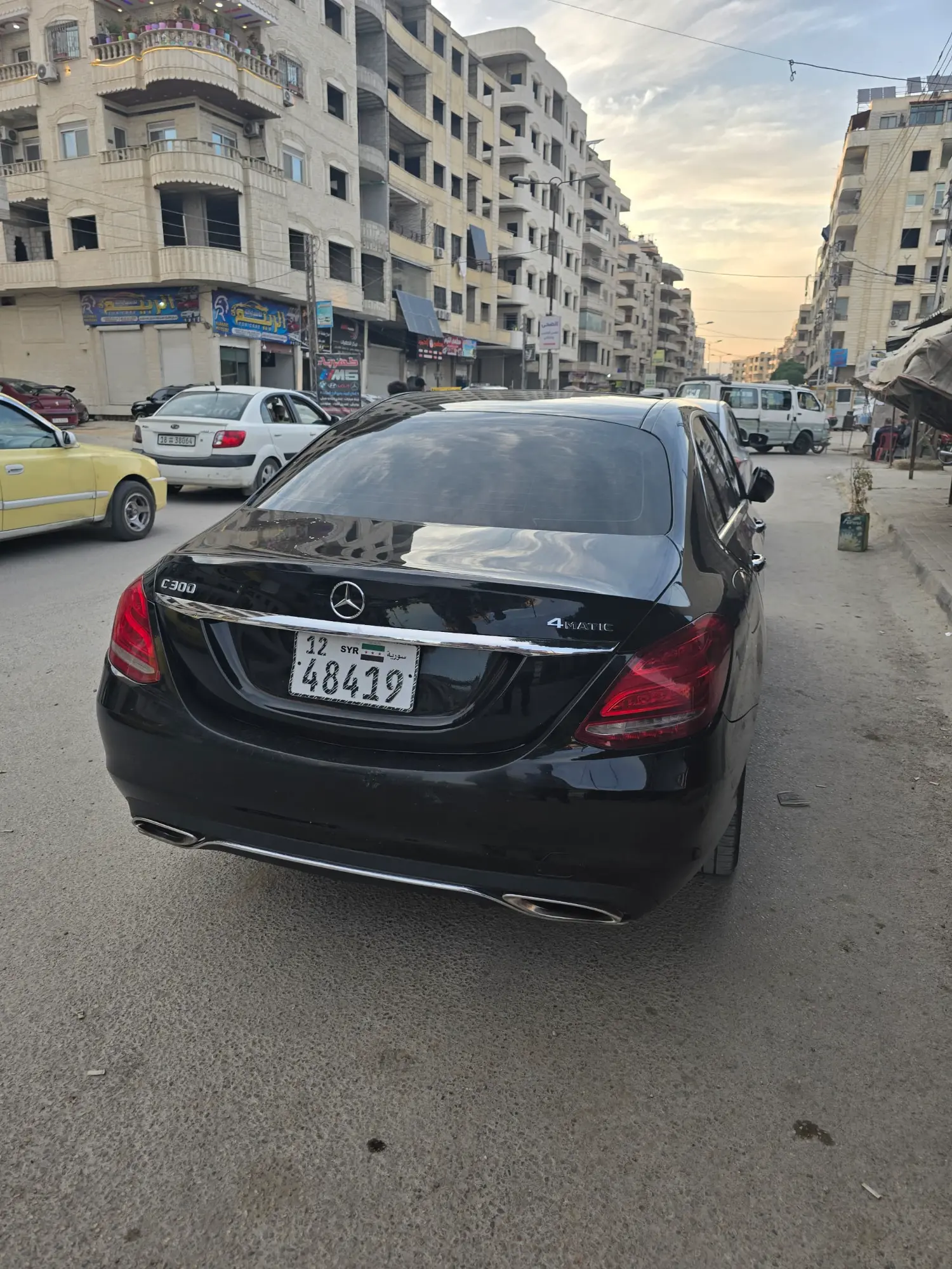 مرسيدس-بنز C-Class 2017 بحالة ممتازة - صورة 2