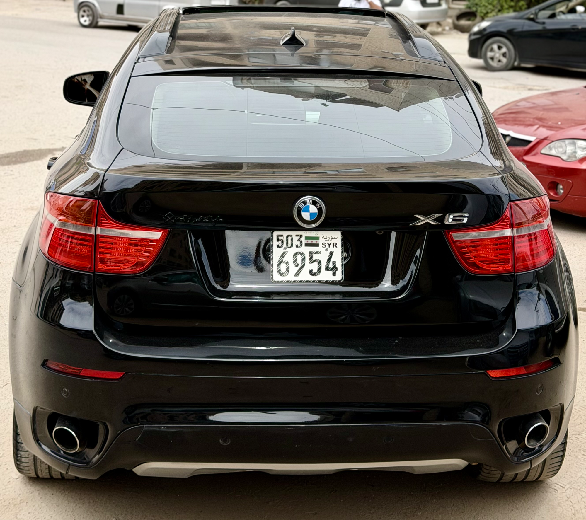 بي إم دبليو X6 موديل 2011 بحالة ممتازة - صورة 3