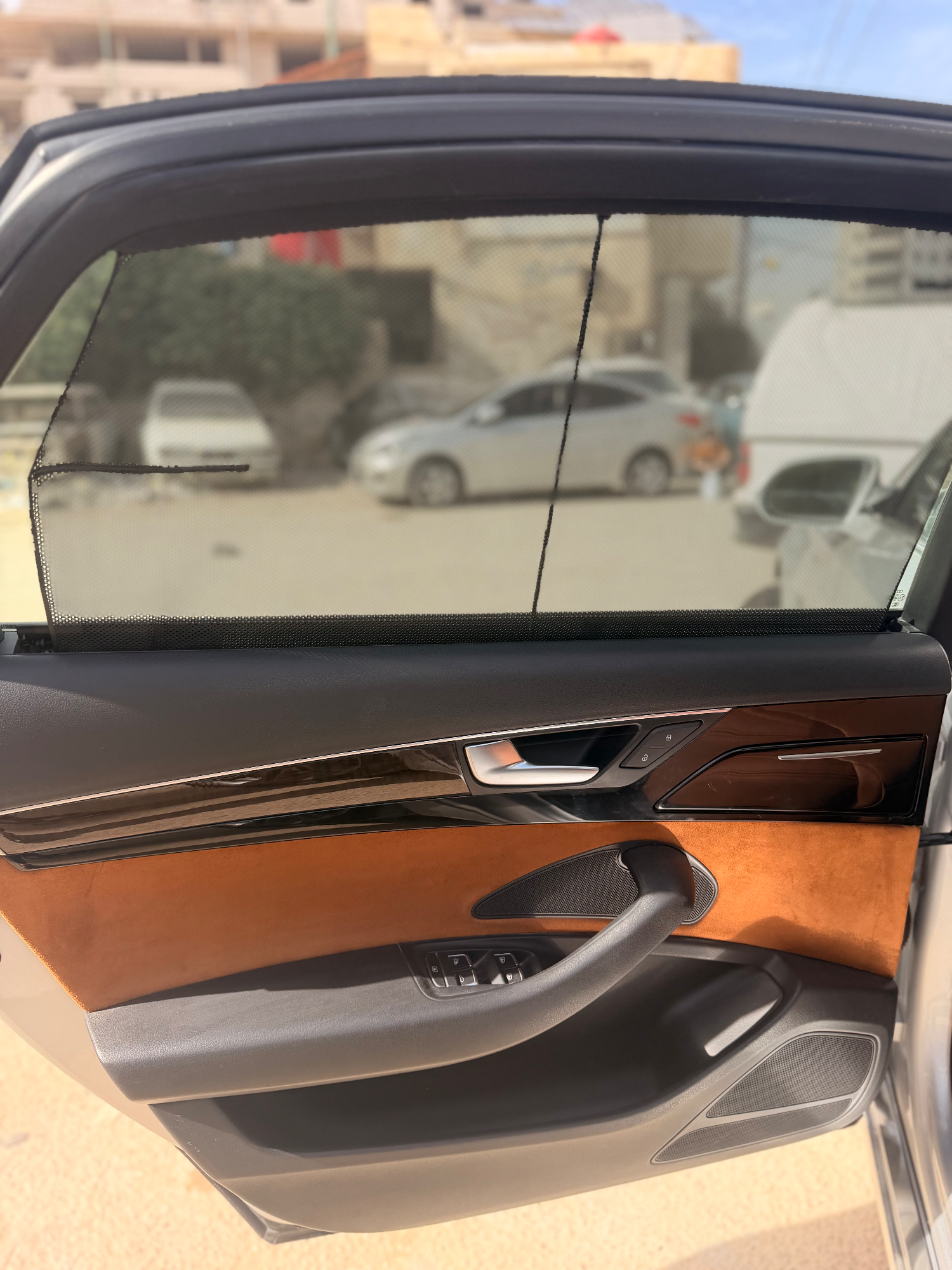 أودي A8L موديل 2013 بحالة ممتازة وفخامة كاملة - صورة 9