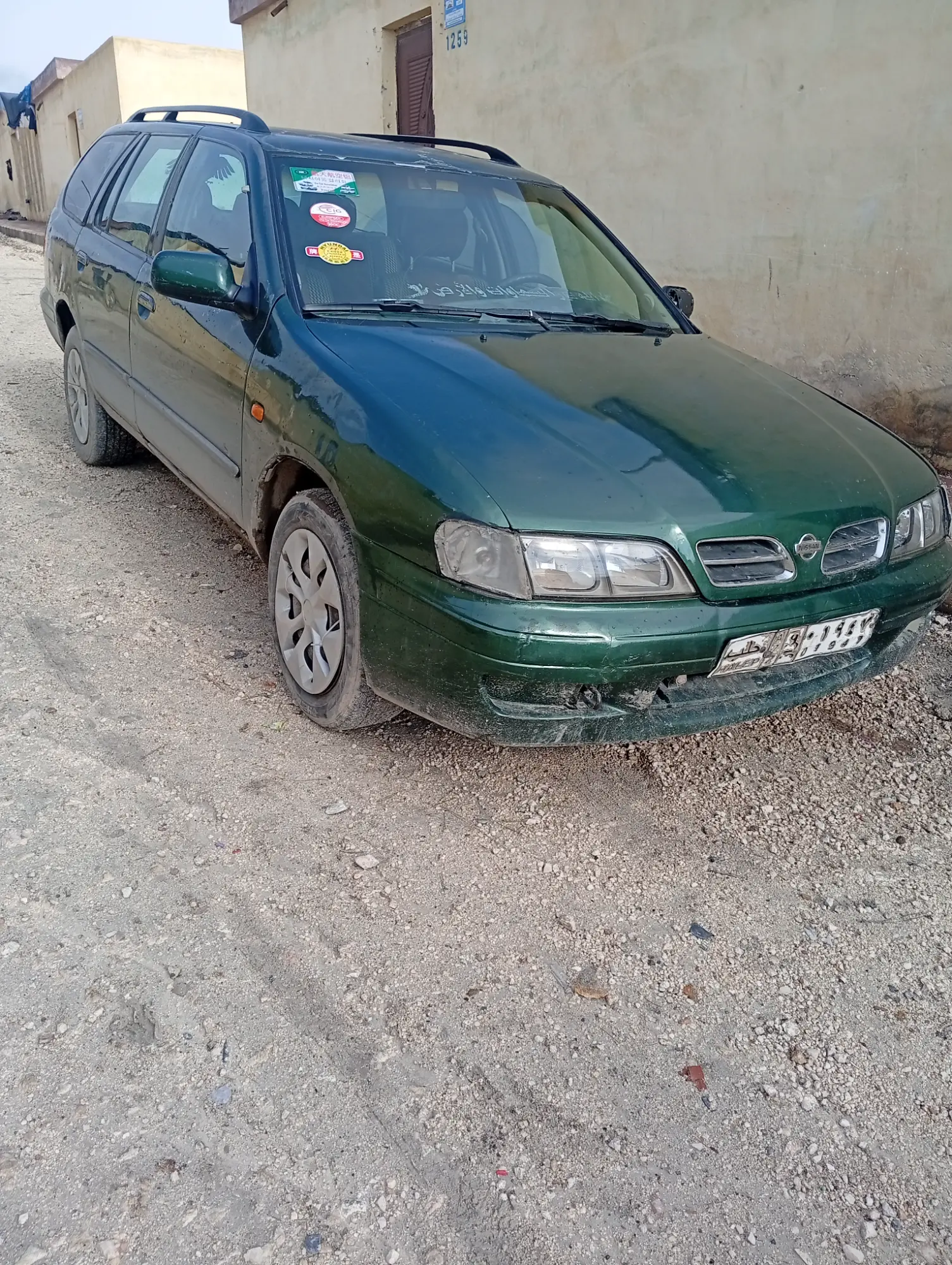 نيسان أفينير موديل 2000 بحالة جيدة للبيع - صورة 1