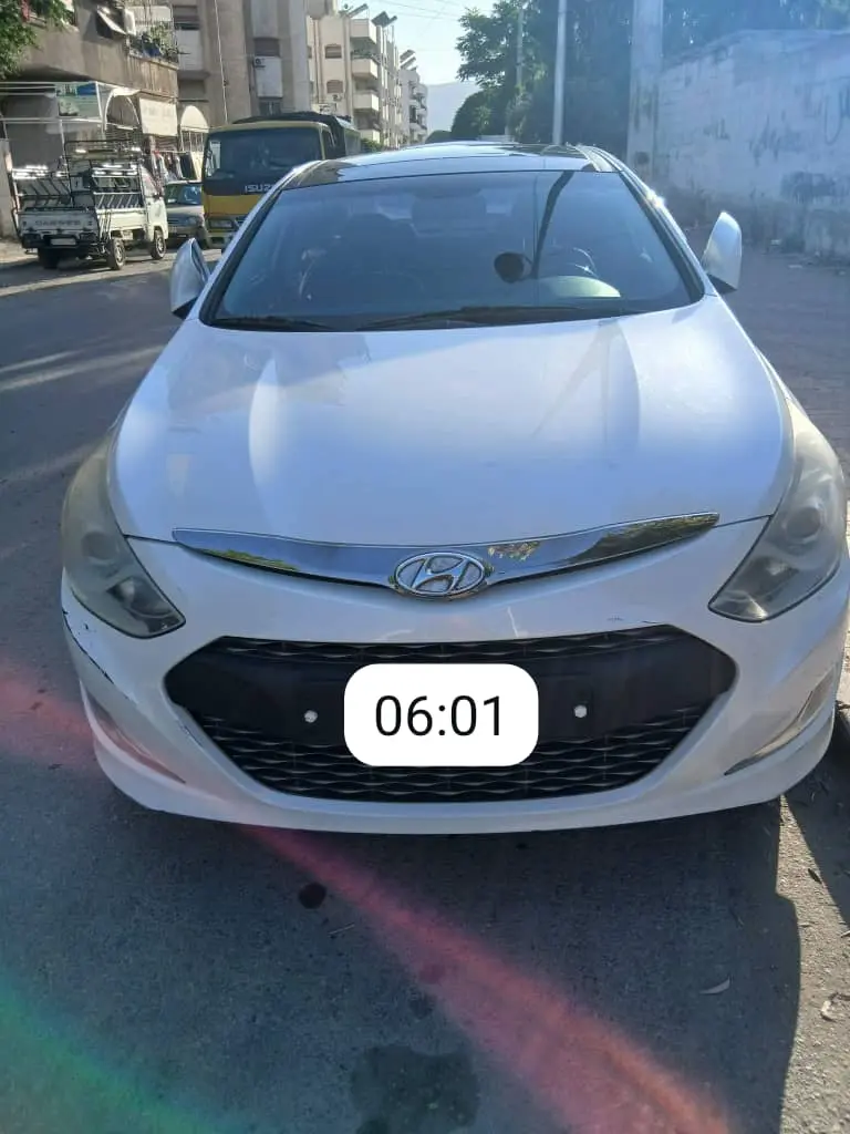 هيونداي سوناتا هايبرد 2014 بحالة ممتازة واقتصادية - صورة 1