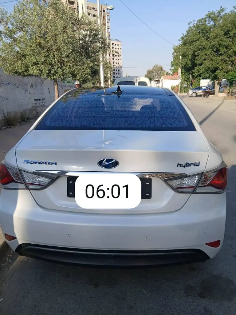 هيونداي سوناتا هايبرد 2014 بحالة ممتازة واقتصادية - صورة 2