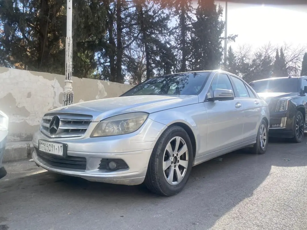 مرسيدس-بنز C-Class موديل 2009 بحالة جيدة