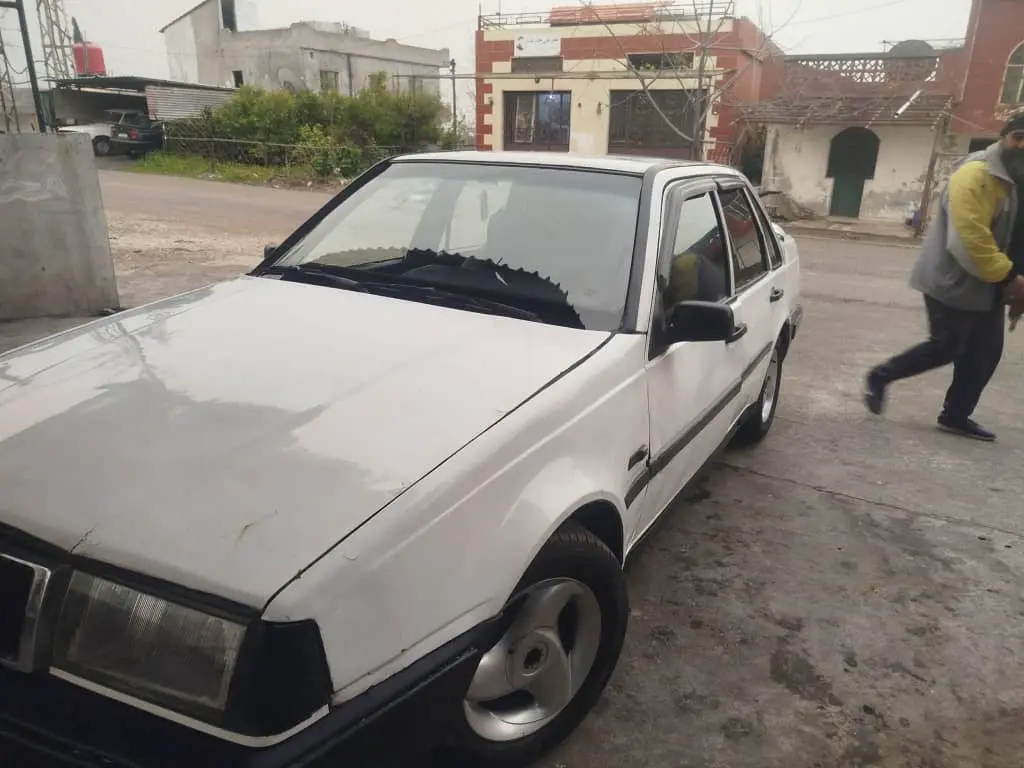 فولفو 460خالية سقف ودواخل زنار خارجي .جدواليب جدد بكارية جديدة محرك ممتاز نقرة مرش جاهزة عالفراغ - صورة 4