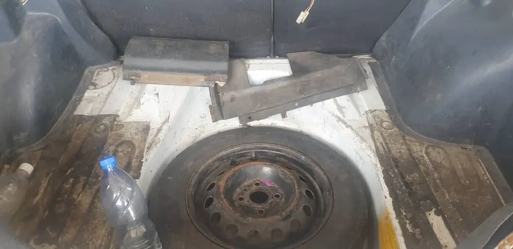 فولفو 460خالية سقف ودواخل زنار خارجي .جدواليب جدد بكارية جديدة محرك ممتاز نقرة مرش جاهزة عالفراغ - صورة 6