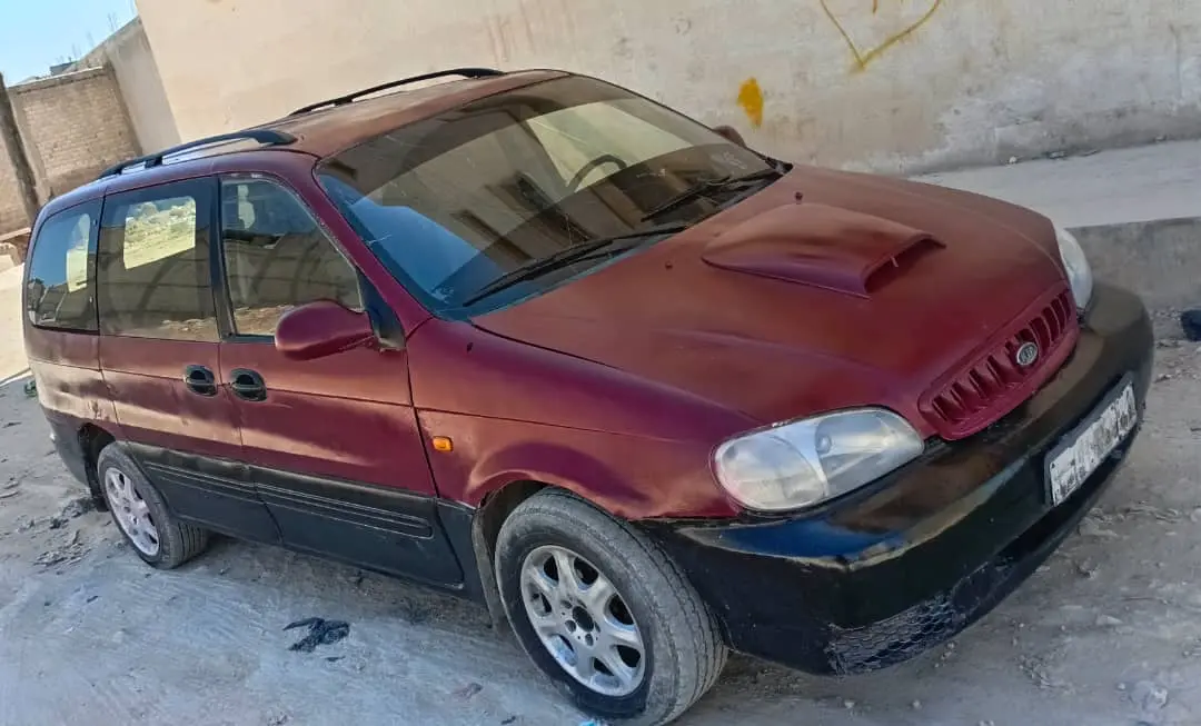 كيا كارنيفال 2002 عائلية وعملية - صورة 3