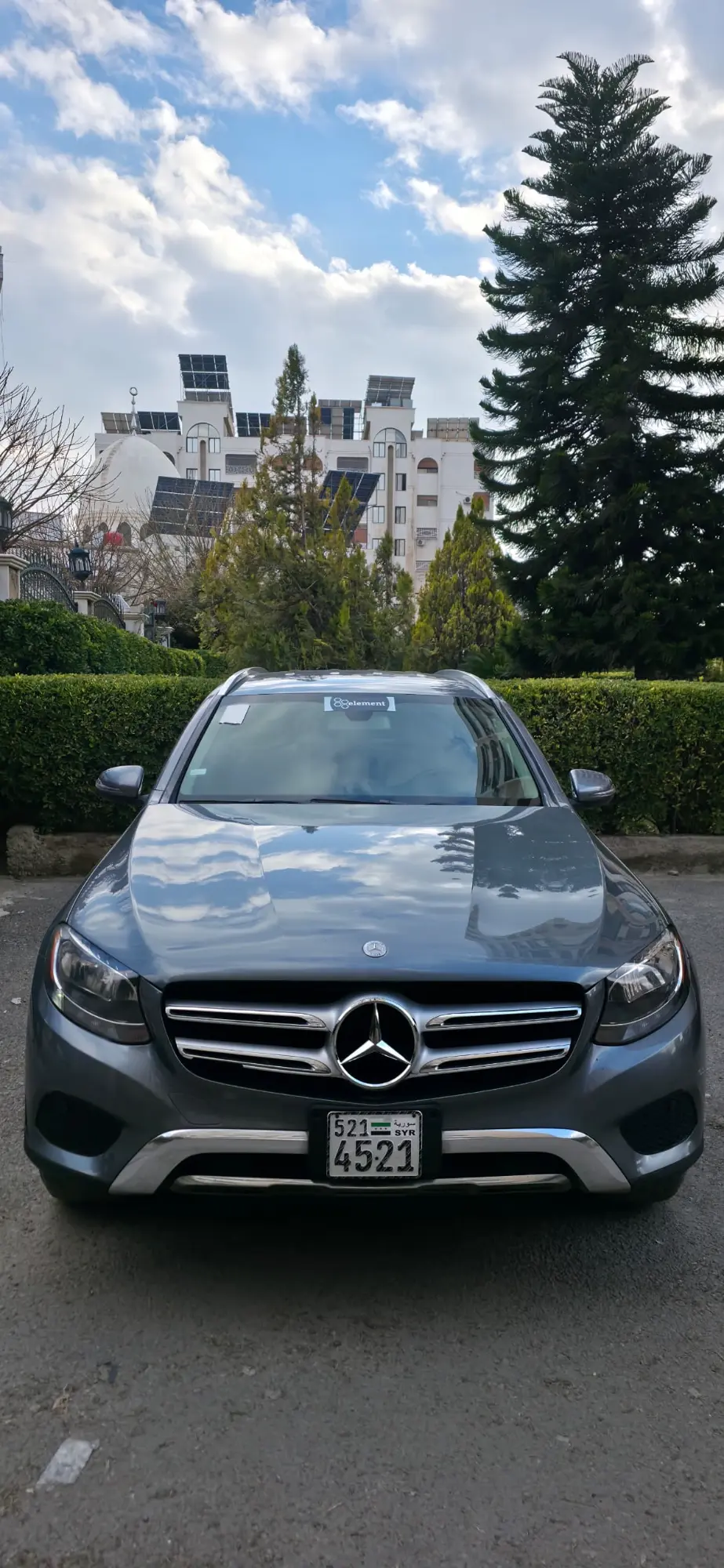 مرسيدس-بنز GLC 300  موديل 2017 بحالة ممتازة