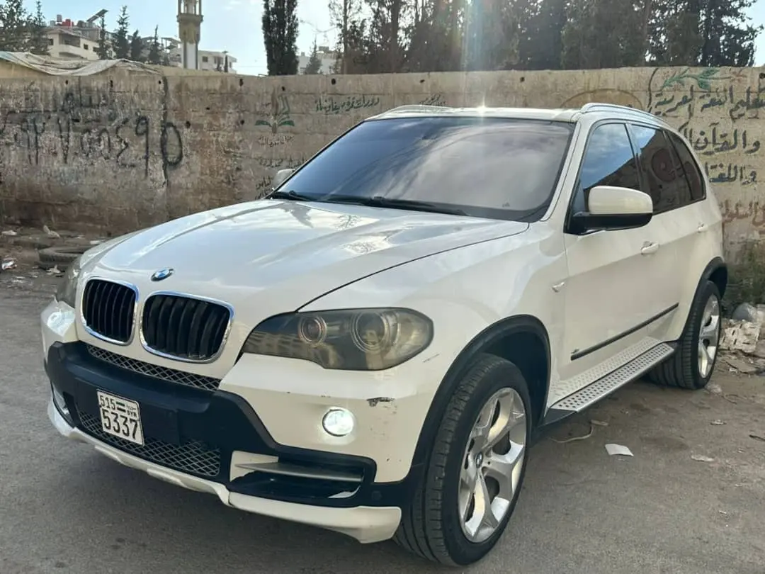 بي إم دبليو x5 موديل 2008 بحالة ممتازة