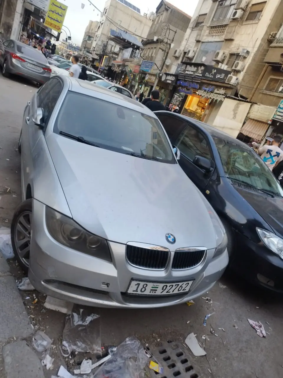 بي إم دبليو 320i موديل 2006 بحالة جيدة - صورة 2