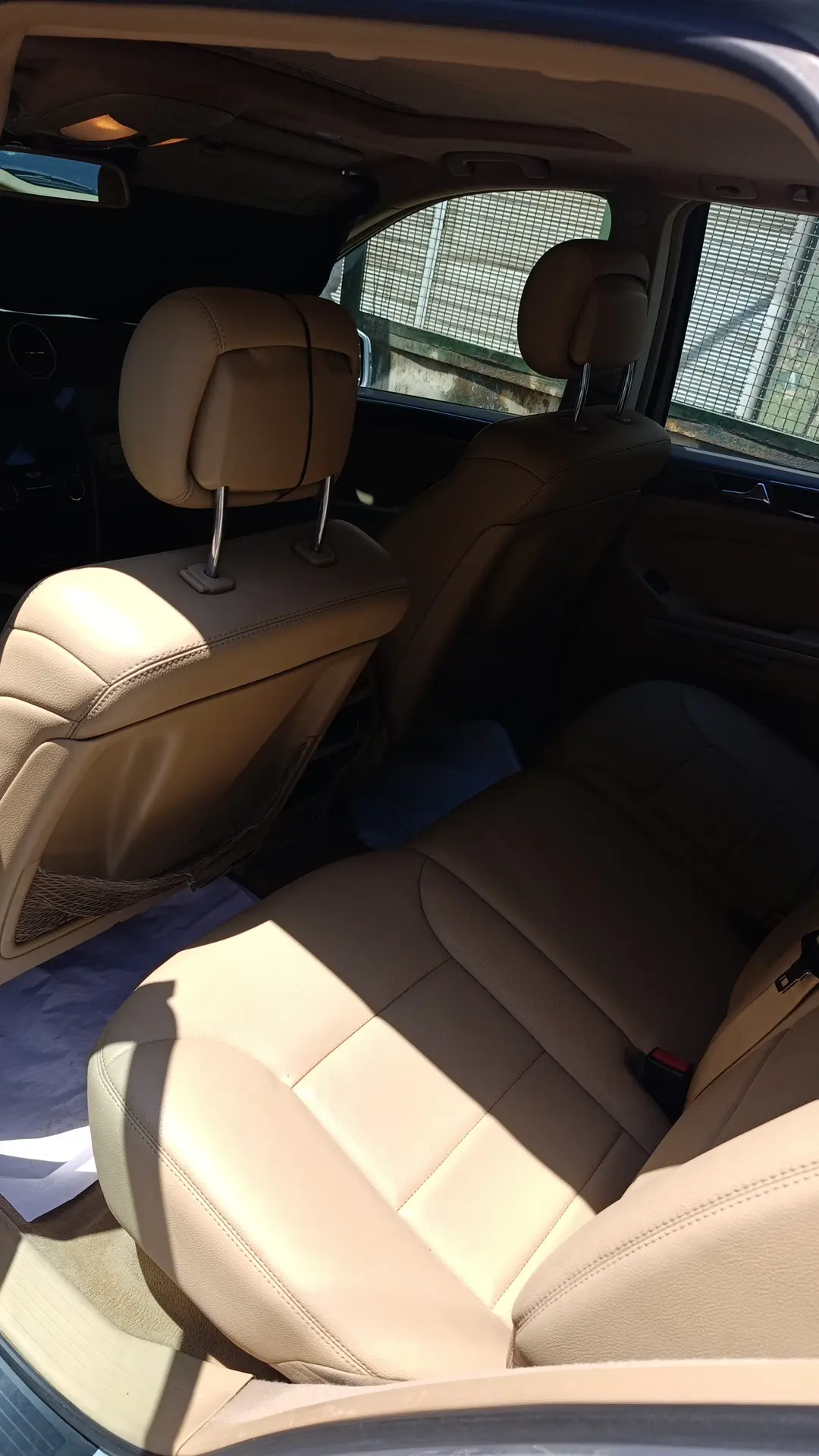 مرسيدس-بنز ML 350 موديل 2012 بحالة ممتازة - صورة 5