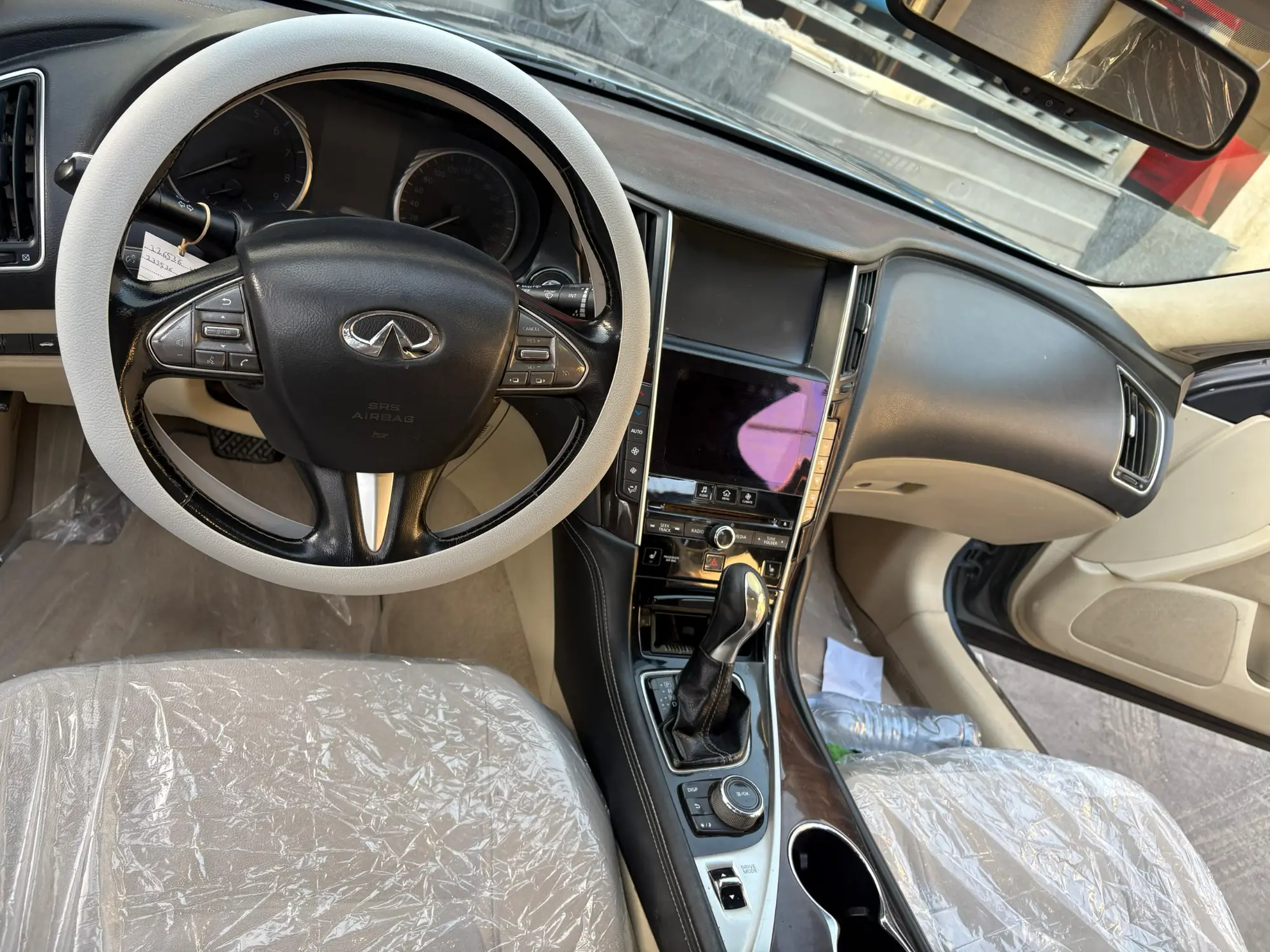 إنفينيتي Q50 موديل 2014 بحالة ممتازة - صورة 4
