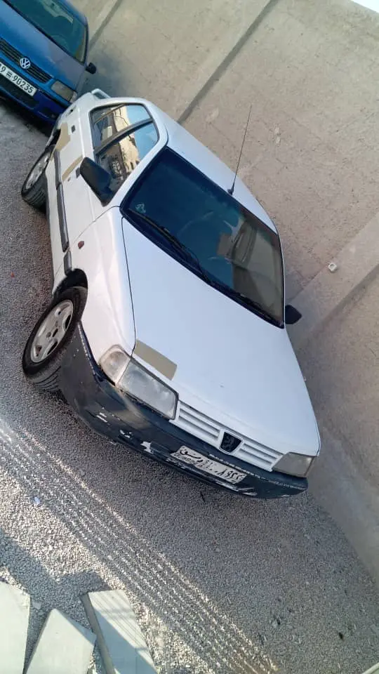 بيجو 405 موديل 1993 كلاسيكية بحالة جيدة