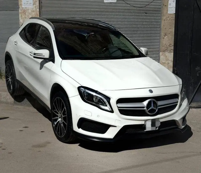 مرسيدس بنز GLA 250موديل 2018 بحالة ممتازة - صورة 1