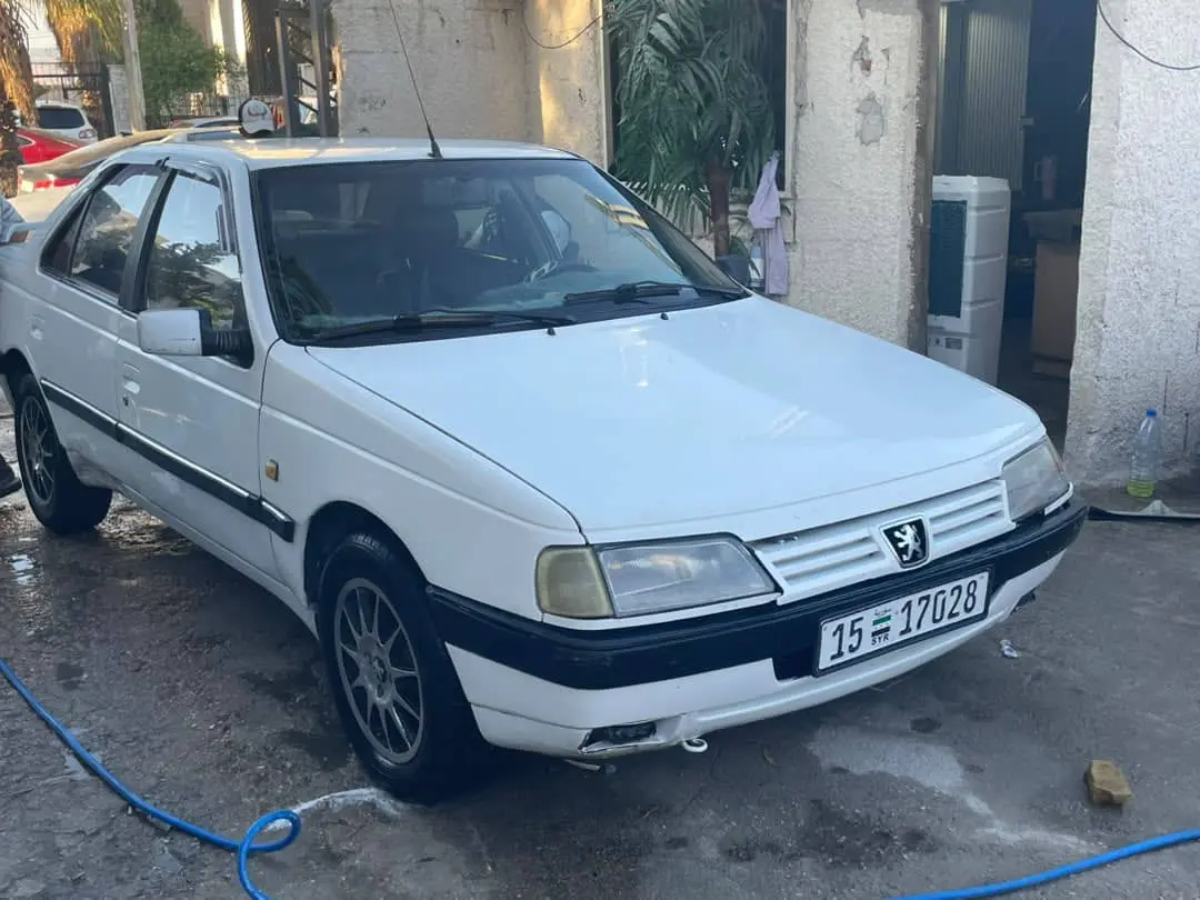 بيجو 405 موديل 1993 بحالة جيدة