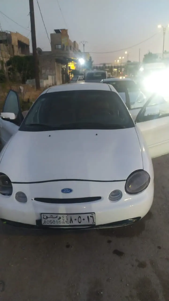 فورد توروس 2000 بحالة جيدة للبيع