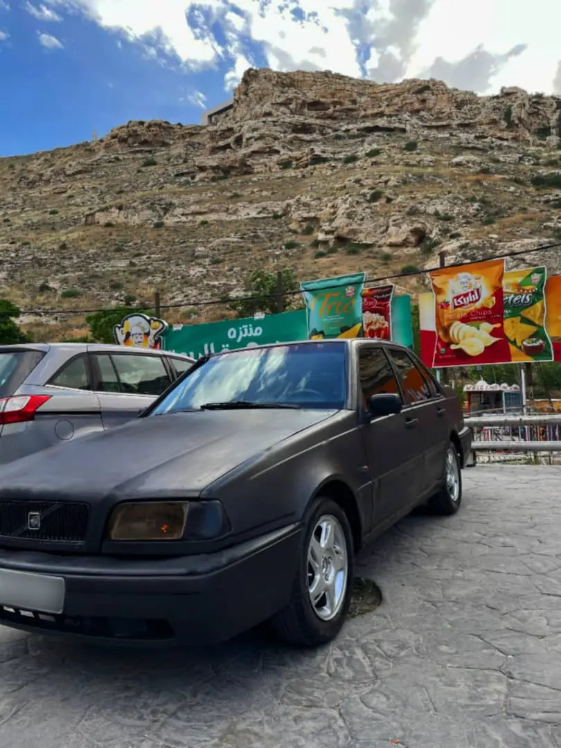 فولفو 460 موديل 1993 بحالة كلاسيكية مميزة - صورة 1