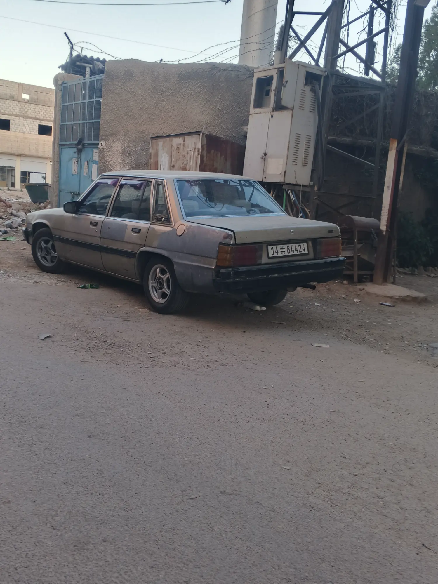 مازدا  كلاسيكية موديل 1983 بحالة جيدة - صورة 2