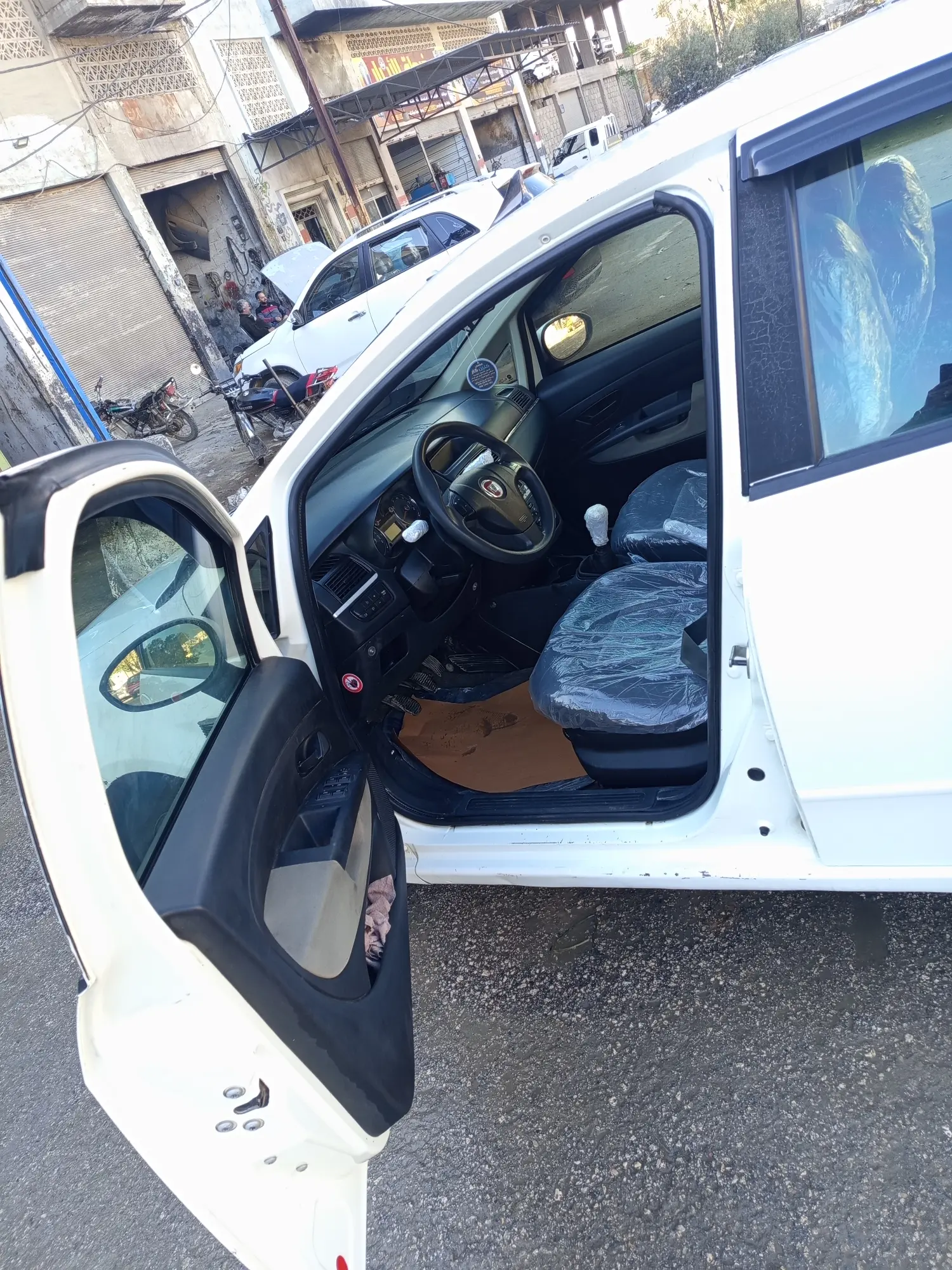 فيات لينا 2013 -تسجيل 2021 سيارة اقتصادية وعملية - صورة 22