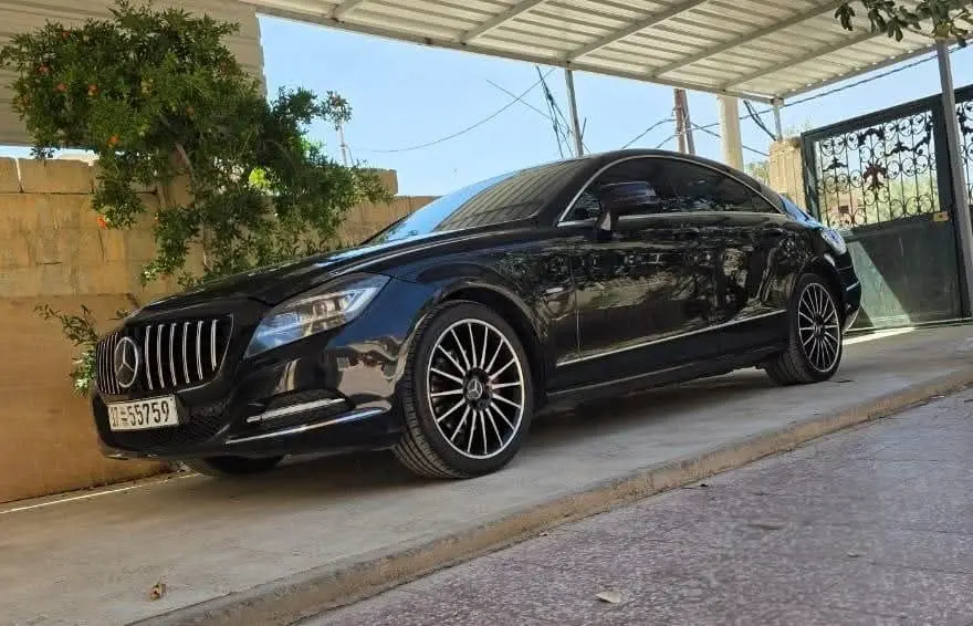 مرسيدس-بنز CLS 350 موديل 2012 بحالة ممتازة - صورة 1