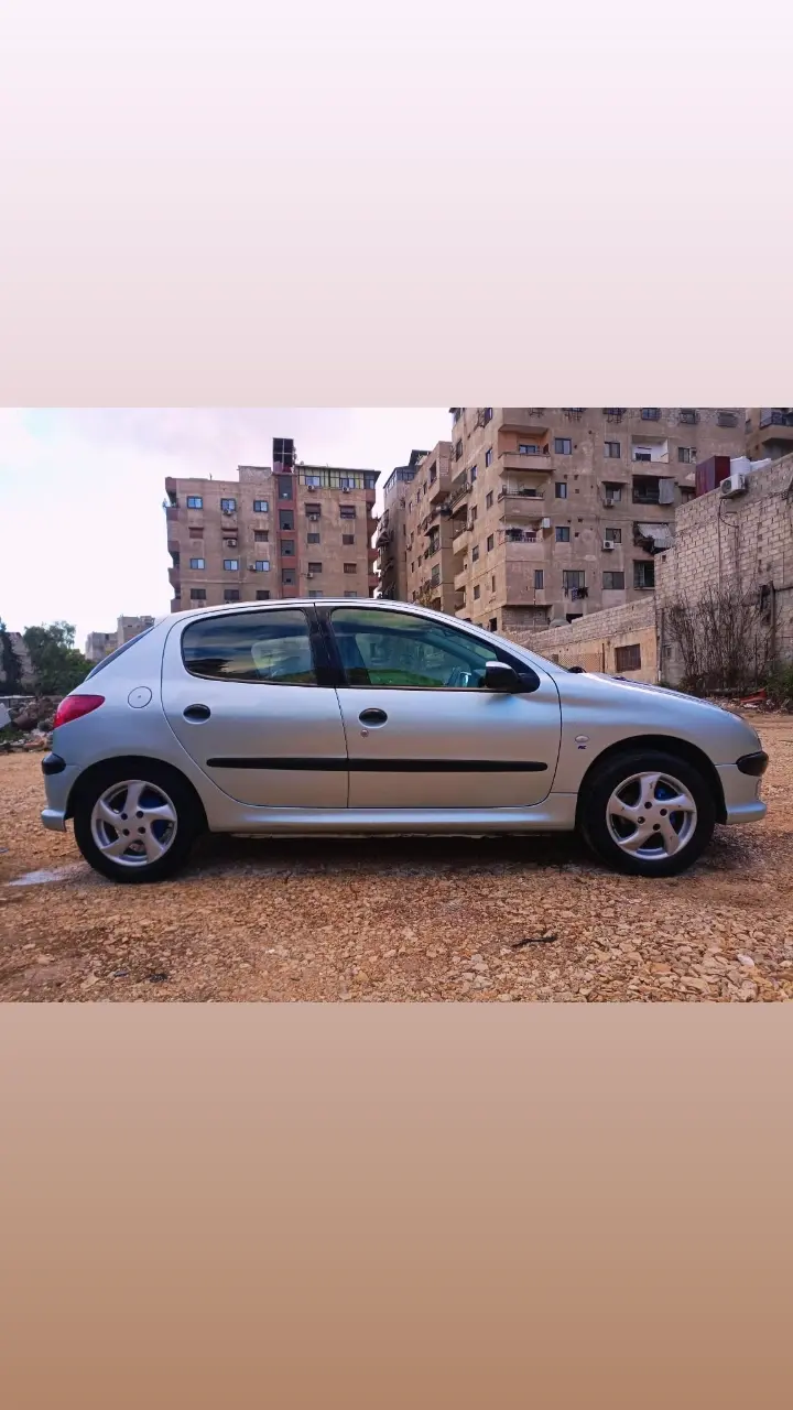 بيجو 206 موديل 2004 - حالة جيدة وعملية - صورة 8