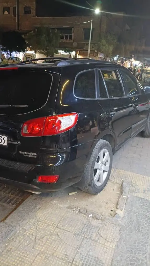 هيونداي سانتا في 2008 بحالة جيدة - صورة 2