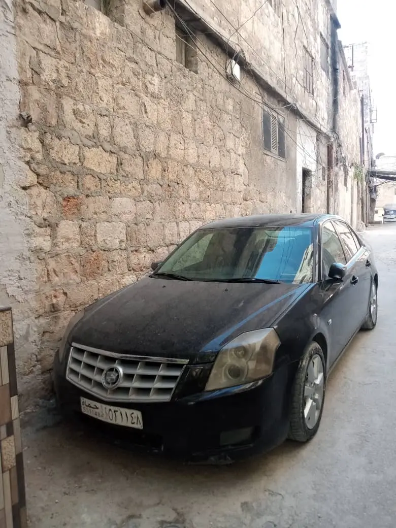 كاديلاك BLS 2008 سيدان فاخرة بحالة جيدة - صورة 12