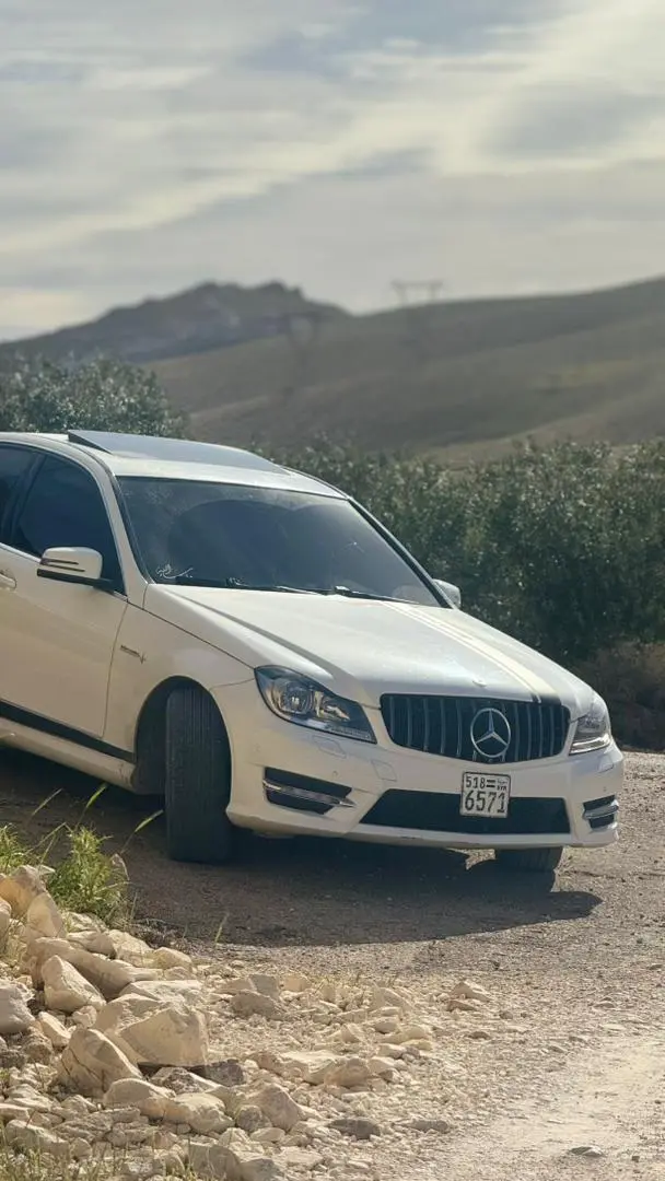 مرسيدس-بنز C-Class موديل 2012 بحالة ممتازة