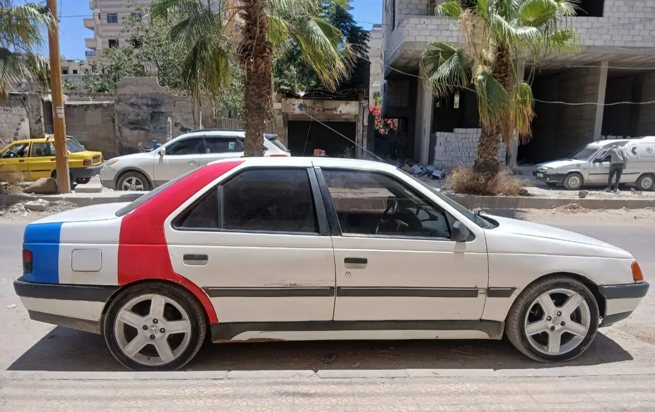 بيجو 405 فرنسي  موديل 1993 - حالة ممتازة ماشاء الله ربي يهني الشاري  - صورة 1